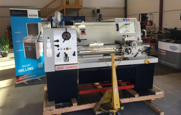 dreiebenk for metall manuell